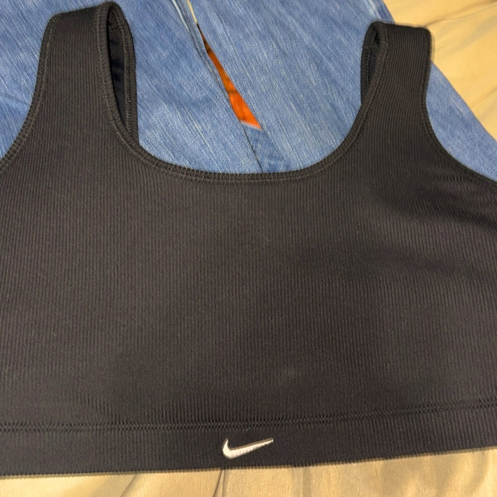 Nike, 1x sports bra new never worn